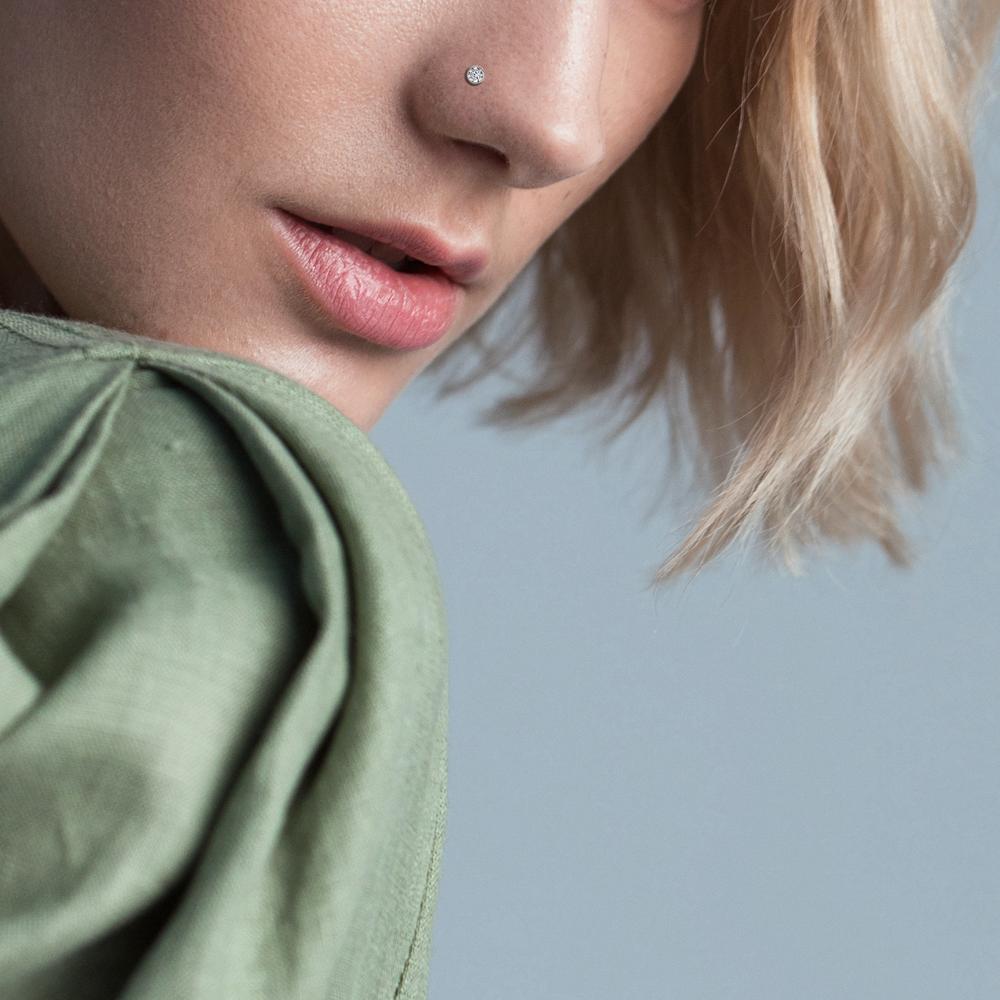 611815_a